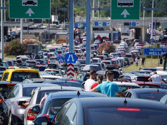 Schengen Entry Exit System North Macedonia and Greece border GEVGELIJA, NORTH MACEDONIA - JUNE 20: A view of the kilometer-long queues of vehicles heading toward Greece at the Evzoni border crossing in Gevgelija, North Macedonia on June 20, 2026. Travelers face hours-long delays amid heavy summer traffic and the implementation of the new Schengen Entry Exit System (EES), which requires the collection of biometric data from passengers. Nake Batev Anadolu Gevgelija North Macedonia. Editorial use only. Please get in touch for any other usage.  Copyright: x2026xAnadoluxNakexBatevx