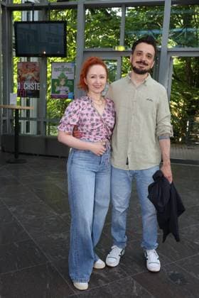 Alexandra Kurzeja und Mats Sharmer bei der Premiere der Komödie Höchste Zeit, Komödie Winterhuder Fährhaus. In der Musicalkomödie mit Hits der 70er bis 90er Jahre geht es um vier Frauen in den Wechseljahren, die sich kurz vor einer Hochzeit mit den großen Fragen rund um Liebe, Ehe und den perfekten Partner auseinandersetzen, Hamburg 19.6.2026