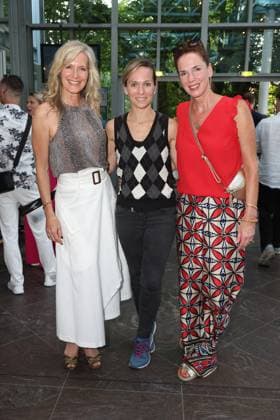 Bianca Karsten, Ilka Groenewold und Franziska Becker bei der Premiere der Komödie Höchste Zeit, Komödie Winterhuder Fährhaus. In der Musicalkomödie mit Hits der 70er bis 90er Jahre geht es um vier Frauen in den Wechseljahren, die sich kurz vor einer Hochzeit mit den großen Fragen rund um Liebe, Ehe und den perfekten Partner auseinandersetzen, Hamburg 19.6.2026