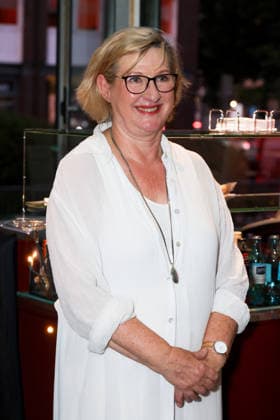 Heike Jonca bei der Premierenfeier der Komödie Höchste Zeit, Komödie Winterhuder Fährhaus. In der Musicalkomödie mit Hits der 70er bis 90er Jahre geht es um vier Frauen in den Wechseljahren, die sich kurz vor einer Hochzeit mit den großen Fragen rund um Liebe, Ehe und den perfekten Partner auseinandersetzen, Hamburg 19.6.2026