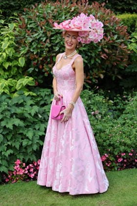 . 20 06 2026. Ascot , United Kingdom. Racegoers arriving for the final day of Royal Ascot, United Kingdom.  xStephenxLockx xi-Imagesx IIM-26841-0002