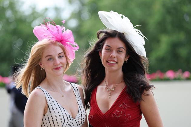 . 20 06 2026. Ascot , United Kingdom. Racegoers arriving for the final day of Royal Ascot, United Kingdom.  xStephenxLockx xi-Imagesx IIM-26841-0011