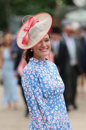 . 20 06 2026. Ascot , United Kingdom. Racegoers arriving for the final day of Royal Ascot, United Kingdom.  xStephenxLockx xi-Imagesx IIM-26841-0047