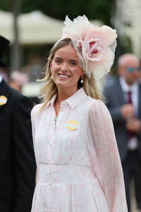 . 20 06 2026. Ascot , United Kingdom. Racegoers arriving for the final day of Royal Ascot, United Kingdom.  xStephenxLockx xi-Imagesx IIM-26841-0053