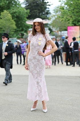 . 20 06 2026. Ascot , United Kingdom. Racegoers arriving for the final day of Royal Ascot, United Kingdom.  xStephenxLockx xi-Imagesx IIM-26841-0059