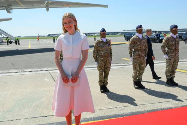 State Visit Of The Emperor And The Empress Of Japan To Belgium MELSBROEK, BELGIUM - JUNE 20: Princess Elisabeth pictured welcoming emperor Naruhito and the empress Masako Owada of Japan at their descent of the airplane on June 20, 2026 in Melsbroek, Belgium, 20 06 2026 Melsbroek Belgium  Copyright: xPhilipxReynaersx