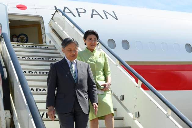 State Visit Of The Emperor And The Empress Of Japan To Belgium MELSBROEK, BELGIUM - JUNE 20: Princess Elisabeth pictured welcoming emperor Naruhito and the empress Masako Owada of Japan at their descent of the airplane on June 20, 2026 in Melsbroek, Belgium, 20 06 2026 Melsbroek Belgium  Copyright: xPhilipxReynaersx