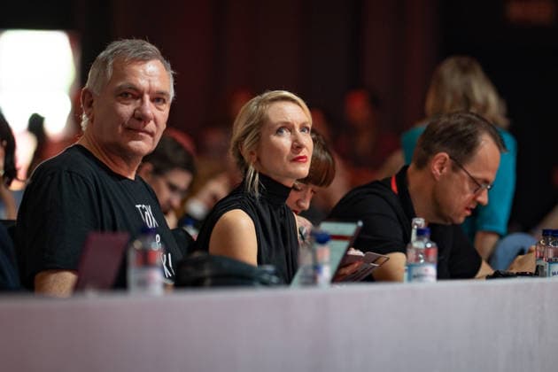 Jan van Aken, scheidender Parteivorsitzender, Ines Schwerdtner, Parteivorsitzende, Sören Pellmann, Fraktionsvorsitzender im Bundestag (con links);Bundesparteitag Die Linke in Potsdam - Potsdamer Parteitag 2026, Potsdam Brandenburg Deutschland Metropolis-Halle *** Jan van Aken, outgoing party chair; Ines Schwerdtner, party chair; Sören Pellmann, parliamentary group leader in the Bundestag; from left