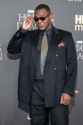 ABB HBO- Abubakar Salim zu Gast auf dem schwarzen Teppich bei der Deutschland Premiere zur dritten Staffel der HBO Original Serie House of the Dragon im Kino International am 19.06.2026 in Berlin Berlin Deutschland *** ABB HBOs Abubakar Salim walks the black carpet at the German premiere of the third season of the HBO Original series House of the Dragon at Kino International on June 19, 2026, in Berlin, Germany,detected_source_language