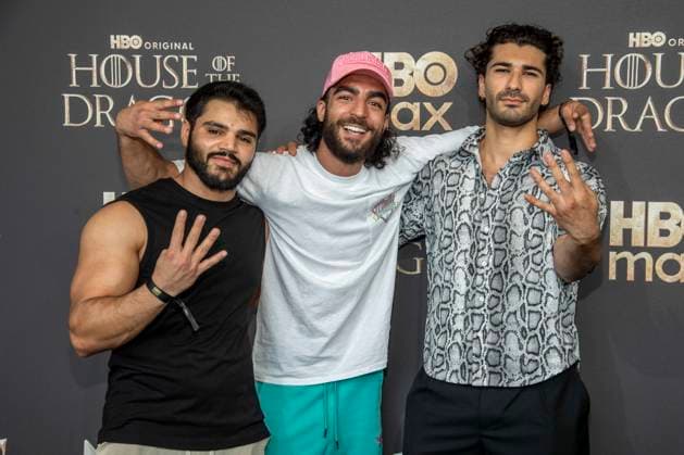ABB HBO- Mohammad Eliraqui, Soufiane El Mesaudi und Mohamed Kanj Khamis zu Gast auf dem schwarzen Teppich bei der Deutschland Premiere zur dritten Staffel der HBO Original Serie House of the Dragon im Kino International am 19.06.2026 in Berlin Berlin Deutschland *** ABB HBOs Mohammad Eliraqui, Soufiane El Mesaudi, and Mohamed Kanj Khamis appeared on the red carpet at the German premiere of the third season of the HBO Original series House of the Dragon at Kino International on June 19, 2026, in Berlin, Germany,detected_source_language