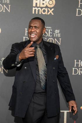 ABB HBO- Abubakar Salim zu Gast auf dem schwarzen Teppich bei der Deutschland Premiere zur dritten Staffel der HBO Original Serie House of the Dragon im Kino International am 19.06.2026 in Berlin Berlin Deutschland *** ABB HBOs Abubakar Salim walks the black carpet at the German premiere of the third season of the HBO Original series House of the Dragon at Kino International on June 19, 2026, in Berlin, Germany,detected_source_language