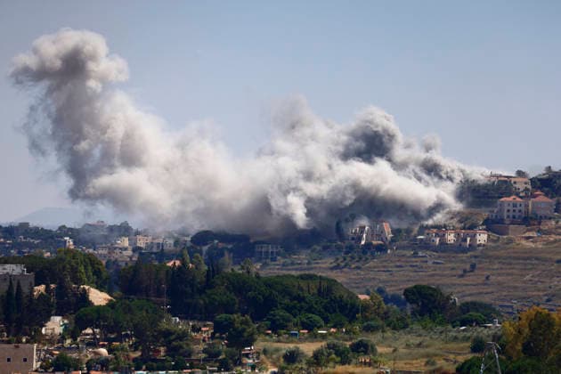 June 20, 2026, Nabatieh District, South Lebanon, lebanon: Israeli airstrikes have continued across southern Lebanon since midnight, with intense bombardments targeting the city of Nabatieh and its surrounding areas. The images capture powerful explosions and rising smoke as strikes hit multiple locations amid ongoing regional tensions. Nabatieh District lebanon - ZUMAb339 20260620_znp_b339_004 Copyright: xAbdulxKaderxAlxBayx
