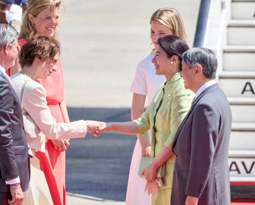 Crown Princess Elisabeth Welcomes Japanese Emperor and Empress - Brussels Emperor Naruhito of Japan and his wife, Empress Masako are welcomed by Princess Elisabeth of Belgium upon their arrival at Melsbroek airport in Brussels, Belgium, 20 June 2026. The Japanese imperial majesties are on a state visit to Belgium. This year, Belgium and Japan celebrate 160 years of diplomatic relations. This state visit is therefore the opportunity to confirm the close ties between the two countries, which are also reflected in the special bond between the Belgian royal family and the Japanese imperial family Photo by Olivier Polet ABACAPRESS.COM Brussels Belgium  Copyright: xPoletxOlivier ABACAx