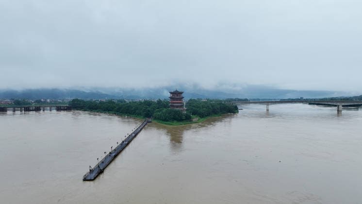 Rainstorm Hit Liuzhou The water in the Rong an County section of Rongjiang River rises, Liuzhou City, Guangxi, China on June 20, 2026. Liuzhou Guangxi China  Copyright: xCFOTOx i1781983647638