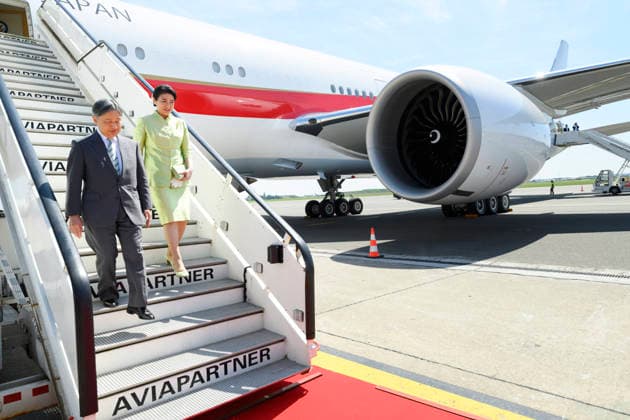 Crown Princess Elisabeth Welcomes Japanese Emperor and Empress - Brussels Emperor Naruhito of Japan and his wife, Empress Masako are welcomed by Princess Elisabeth of Belgium upon their arrival at Melsbroek airport in Brussels, Belgium, 20 June 2026. The Japanese imperial majesties are on a state visit to Belgium. This year, Belgium and Japan celebrate 160 years of diplomatic relations. This state visit is therefore the opportunity to confirm the close ties between the two countries, which are also reflected in the special bond between the Belgian royal family and the Japanese imperial family Photo by Pool ABACAPRESS.COM Brussels Belgium  Copyright: xABACAx