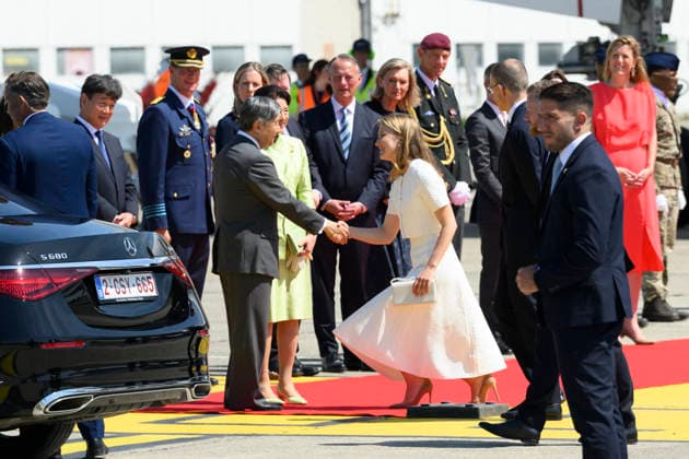 Crown Princess Elisabeth Welcomes Japanese Emperor and Empress - Brussels Emperor Naruhito of Japan and his wife, Empress Masako are welcomed by Princess Elisabeth of Belgium upon their arrival at Melsbroek airport in Brussels, Belgium, 20 June 2026. The Japanese imperial majesties are on a state visit to Belgium. This year, Belgium and Japan celebrate 160 years of diplomatic relations. This state visit is therefore the opportunity to confirm the close ties between the two countries, which are also reflected in the special bond between the Belgian royal family and the Japanese imperial family Photo by Pool ABACAPRESS.COM Brussels Belgium  Copyright: xABACAx