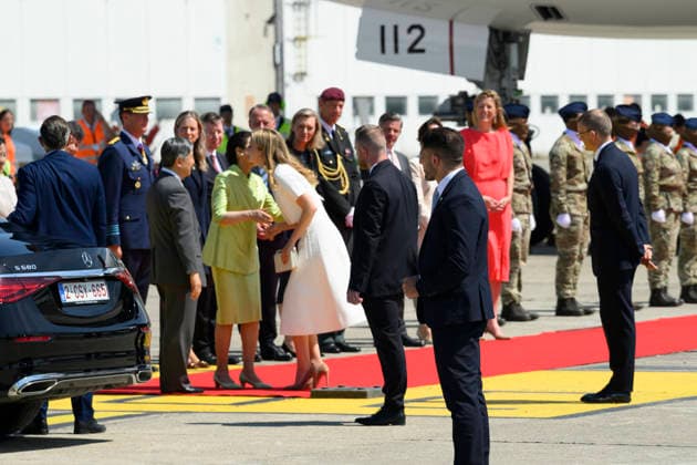Crown Princess Elisabeth Welcomes Japanese Emperor and Empress - Brussels Emperor Naruhito of Japan and his wife, Empress Masako are welcomed by Princess Elisabeth of Belgium upon their arrival at Melsbroek airport in Brussels, Belgium, 20 June 2026. The Japanese imperial majesties are on a state visit to Belgium. This year, Belgium and Japan celebrate 160 years of diplomatic relations. This state visit is therefore the opportunity to confirm the close ties between the two countries, which are also reflected in the special bond between the Belgian royal family and the Japanese imperial family Photo by Pool ABACAPRESS.COM Brussels Belgium  Copyright: xABACAx