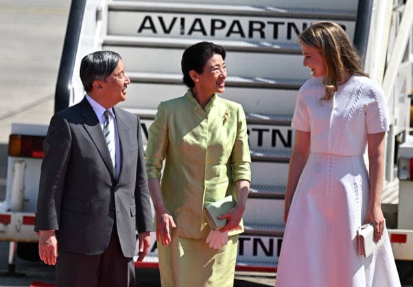 Japanese Emperor Naruhito and Empress Masako visit Belgium BRUSSELS, BELGIUM - JUNE 20: Japanese Emperor Naruhito (L) and Empress Masako (C) arrive at Melsbroek Military Airport for an official state visit marking the 160th anniversary of diplomatic relations between Japan and Belgium, where they are welcomed by Princess Elisabeth of Belgium (R) in Brussels, Belgium, on June 20, 2026. Dursun Aydemir Anadolu Brussels Belgium. Editorial use only. Please get in touch for any other usage.  Copyright: x2026xAnadoluxDursunxAydemirx