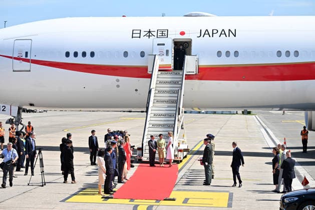 Japanese Emperor Naruhito and Empress Masako visit Belgium BRUSSELS, BELGIUM - JUNE 20: Japanese Emperor Naruhito and Empress Masako are welcomed by Princess Elisabeth of Belgium and officials upon their arrival at Melsbroek Military Airport in Brussels, Belgium, on June 20, 2026, during a state visit marking the 160th anniversary of diplomatic relations between Japan and Belgium. Dursun Aydemir Anadolu Brussels Belgium. Editorial use only. Please get in touch for any other usage.  Copyright: x2026xAnadoluxDursunxAydemirx