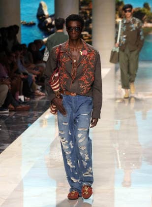 June 20, 2026, Milan, Italy: A model presents a creation by Italian fashion label Dolce&Gabbana during the Spring Summer 2027 Men™s Collection show at Milan Fashion Week in Milan, Italy, 20 June 2026. ANSA MATTEO BAZZI Milan Italy  - ZUMAa110 20260620_zaf_a110_003 Copyright: xMatteoxBazzix