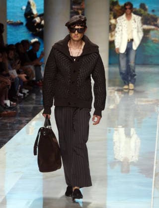 June 20, 2026, Milan, Italy: A model presents a creation by Italian fashion label Dolce&Gabbana during the Spring Summer 2027 Men™s Collection show at Milan Fashion Week in Milan, Italy, 20 June 2026. ANSA MATTEO BAZZI Milan Italy  - ZUMAa110 20260620_zaf_a110_006 Copyright: xMatteoxBazzix