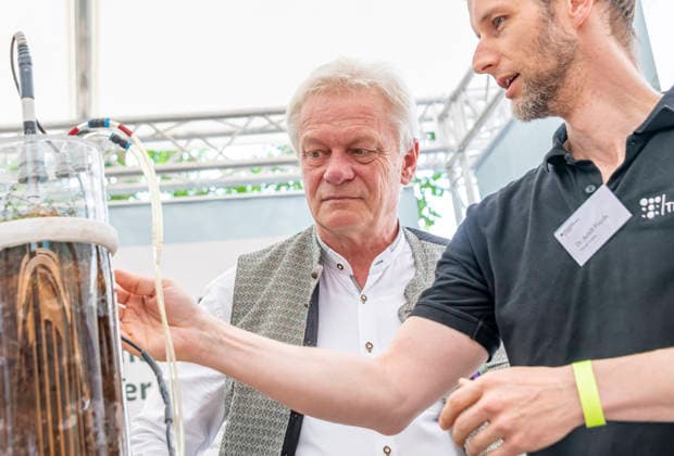 Alois Rainer EUR, Deutschland, Berlin, 20.06.2026: Alois Rainer (CSU) Bundesminister für Landwirtschaft, Ernährung und Heimat besucht Aussteller am Tag der offenen Tür im Bundeslandwirtschaftsministerium. Im Gespräch mit Besuchern, Gästen und Aussteller. *** Alois Rainer EUR, Germany, Berlin, June 20, 2026 Alois Rainer, CSU Federal Minister of Agriculture, Food, and Home Affairs, visits exhibitors at the Open House at the Federal Ministry of Agriculture. Talking with visitors, guests, and exhibitors,detected_source_language