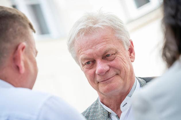 Alois Rainer EUR, Deutschland, Berlin, 20.06.2026: Alois Rainer (CSU) Bundesminister für Landwirtschaft, Ernährung und Heimat besucht Aussteller am Tag der offenen Tür im Bundeslandwirtschaftsministerium. Im Gespräch mit Besuchern, Gästen und Aussteller. *** Alois Rainer EUR, Germany, Berlin, June 20, 2026 Alois Rainer, CSU Federal Minister of Agriculture, Food, and Home Affairs, visits exhibitors at the Open House at the Federal Ministry of Agriculture. Talking with visitors, guests, and exhibitors,detected_source_language