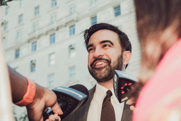 June 20, 2026, New York, New York, USA: New York City Mayor ZOHRAN MAMDANI answers questions from reporters after he cast his early voting ballot at the Metropolitan Museum of Art on the Upper East Side for New York City s primary election on Tuesday. New York USA  - ZUMAp287 20260620_znp_p287_008 Copyright: xFarhadxParsax