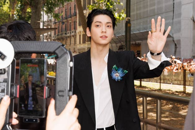 News - Dolce&Gabbana Spring 2027 Men s Collections Show - Celebrities MILAN, ITALY - JUNE 20, 2026: Soobin of Tomorrow X Together leaves the Dolce&amp;Gabbana Men s Spring Summer 2027 collection runway show during the Milan Fashion Week Menswear in Milan, Italy. Photo: Cinzia Camela. Milan Metropol Italy Copyright: xCinziaxCamelax xLiveMediax LPN_2529049