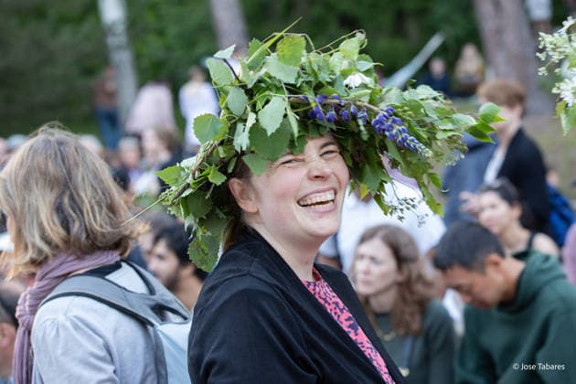 June 19, 2026, Helsinki, Uusimaa, Finland: HELSINKI, FINLAND Ã¢â‚¬ June 19, 2026: Visitors gather to celebrate the annual Seurasaari Midsummer Bonfires (Juhannusvalkeat) at Seurasaari Open-Air Museum in Helsinki, Finland. Families, friends and tourists enjoy the festive atmosphere, traditional Finnish music, folk dancing and cultural performances during one of Finland s most cherished celebrations marking the summer solstice. Helsinki Finland - ZUMAt172 20260619_zip_t172_026 Copyright: xJosexTabaresx