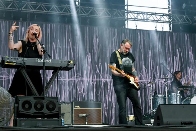 From left singer Rachel Goswell and guitarist Christian Savill of Slowdive perform during the music festival Metronome Prague, on June 20, 2026, in Prague, Czech Republic. (CTKxPhoto MichalxKrumphanzl) CTKPhotoP2026062004436  CTKPhotoP2026062004436