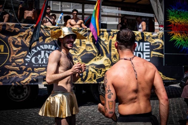 June 20, 2026, Rome, Rm, Italy: Tens of thousands of people take part in the 32nd edition of the Pride Parade in the streets of Rome. Rome Italy - ZUMAg256 20260620_znp_g256_038 Copyright: xMarcoxDixGianvitox
