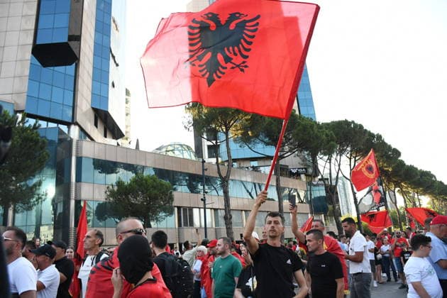 Protests in Albania against Zvernec tourism project enter 21st day TIRANA, ALBANIA - JUNE 20: Protests continue for the 21st consecutive day in the Albanian capital, Tirana, against a planned tourism project in the Zvernec region of Vlora, on June 20, 2026. A large crowd gathered for today s demonstration under the slogan Albania is not for sale, which also saw a heavy turnout from the Albanian diaspora arriving from various countries. Olsi Shehu Anadolu Tirana Albania. Editorial use only. Please get in touch for any other usage.  Copyright: x2026xAnadoluxOlsixShehux