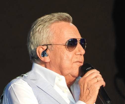 20.06.2026 xkhx Kassel, Kassel, Die Open Airs! Sommer 2026, Konzert Schlagerlegende Roland Kaiser vor der Kulisse des Fridericianums rockt die Bühne - *** June 20, 2026 xkhx Kassel, Kassel, Summer 2026 Open-Air Concerts KH