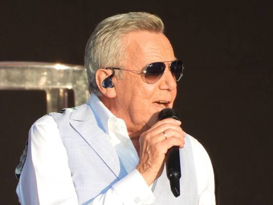 20.06.2026 xkhx Kassel, Kassel, Die Open Airs! Sommer 2026, Konzert Schlagerlegende Roland Kaiser vor der Kulisse des Fridericianums rockt die Bühne - *** June 20, 2026 xkhx Kassel, Kassel, Summer 2026 Open-Air Concerts KH