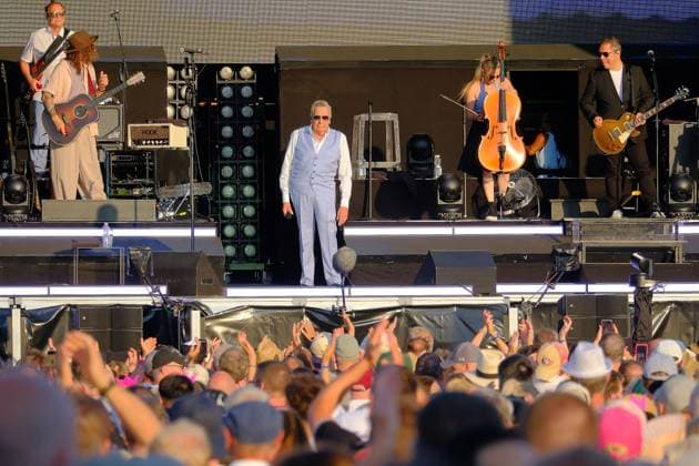 20.06.2026 xkhx Kassel, Kassel, Die Open Airs! Sommer 2026, Konzert Schlagerlegende Roland Kaiser vor der Kulisse des Fridericianums rockt die Bühne - *** June 20, 2026 xkhx Kassel, Kassel, Summer 2026 Open-Air Concerts KH