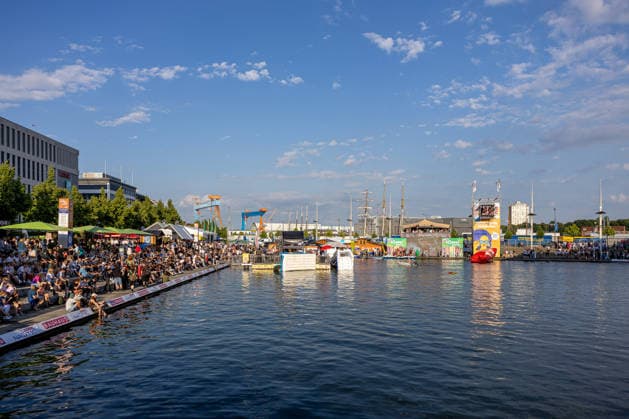 20.06.2026 Kieler Woche 2026 Eindrücke und Szenen vom Eröffnungstag Bootshafen Ocean Funpark Kiel Innenstadt Schleswig Holstein Deutschland *** June 20, 2026 Kiel Week 2026