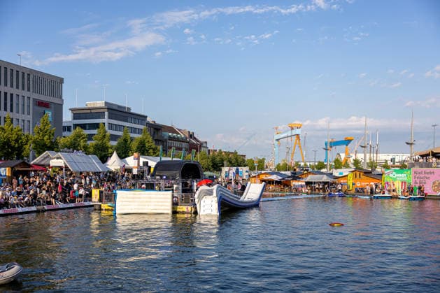 20.06.2026 Kieler Woche 2026 Eindrücke und Szenen vom Eröffnungstag Bootshafen Ocean Funpark Kiel Innenstadt Schleswig Holstein Deutschland *** June 20, 2026 Kiel Week 2026