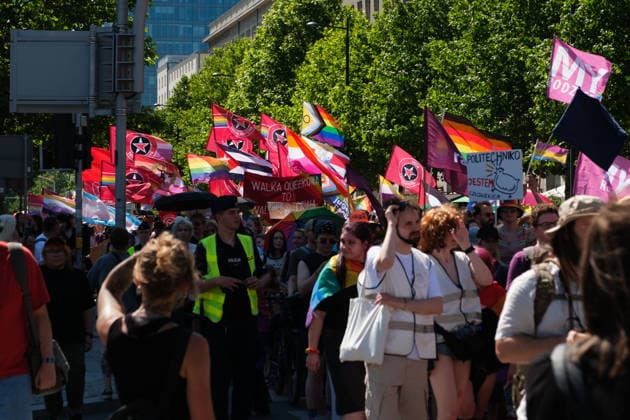 June 20, 2026, Warsaw, Masovian Voivodeship, Poland: Hundreds march in Warsaw s first ever radical Pride parade. Called Equality Parade - Queer Liberation March in Polish, the grassroots march was organized by a collective of radical LGBTQ+ activists as an anti-capitalist alternative to Warsaw s traditional Pride parade, which has recently become dominated by corporate sponsors. Warsaw Poland - ZUMAk204 20260620_zip_k204_003 Copyright: xRomanxKozielx