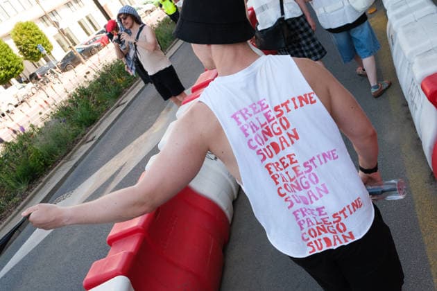 June 20, 2026, Warsaw, Masovian Voivodeship, Poland: A person with a shirt that reads free Palestine, Congo, Sudan marches in Warsaw s first ever radical Pride parade. Called Equality Parade - Queer Liberation March in Polish, the grassroots march was organized by a collective of radical LGBTQ+ activists as an anti-capitalist alternative to Warsaw s traditional Pride parade, which has recently become dominated by corporate sponsors. Warsaw Poland - ZUMAk204 20260620_zip_k204_019 Copyright: xRomanxKozielx