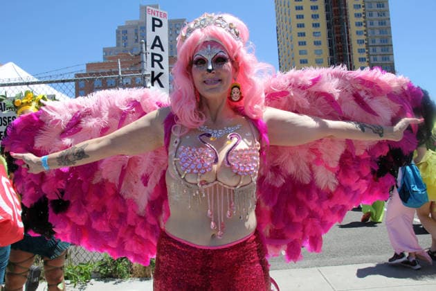 June 20, 2026, Brooklyn, New York, United States: Brooklyn, New York June 20,.2026..The Mermaid Parade is the nation s largest art parade, and one of New York City s greatest summer events. Brooklyn United States - ZUMAc272 20260620_znp_c272_027 Copyright: xEmilyxCotlerx