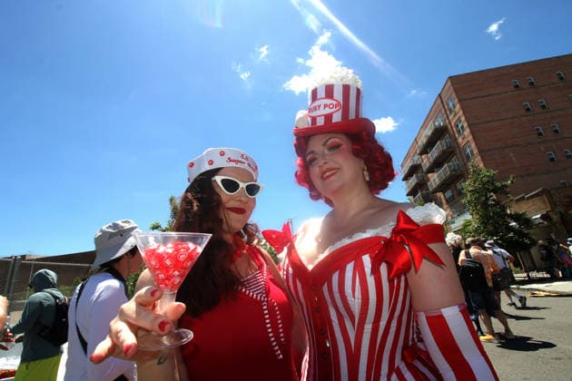 June 20, 2026, Brooklyn, New York, USA: Brooklyn, New York June 20,.2026..The Mermaid Parade is the nation s largest art parade, and one of New York City s greatest summer events. Brooklyn USA - ZUMAct2_ 20260620_faf_ct2_017 Copyright: xBrucexCotlerx