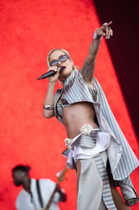 IPA85897604 - England, Isle of Wight Festival - Saturday - Rita Ora  Copyright: xCRISTINAxMASSEIx xx 85897604