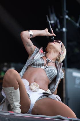 IPA85897613 - England, Isle of Wight Festival - Saturday - Rita Ora  Copyright: xCRISTINAxMASSEIx xx 85897613