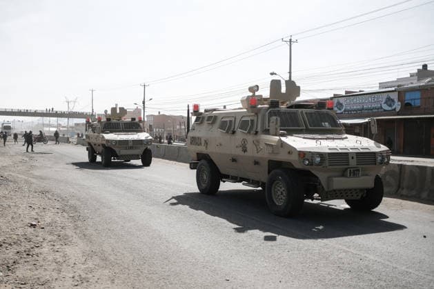 Bolivian president declares state of emergency amid blockade crisis EL ALTO, BOLIVIA - JUNE 20: Two military tanks accompany a police convoy clearing one of the main highways after Bolivian President Rodrigo Paz declared a state of emergency following 50 days of blockades, in El Alto, Bolivia, on June 20, 2026. Jorge Mateo Romay Salinas Anadolu La Paz Bolivia. Editorial use only. Please get in touch for any other usage.  Copyright: x2026xAnadoluxJorgexMateoxRomayxSalinasx