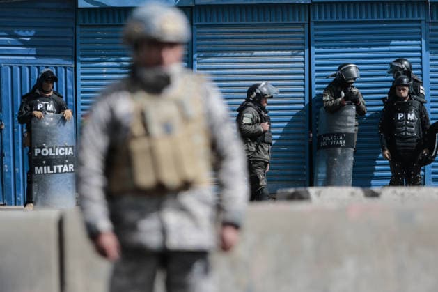 Bolivian president declares state of emergency amid blockade crisis EL ALTO, BOLIVIA - JUNE 20: A police convoy clears one of the main highways after Bolivian President Rodrigo Paz declared a state of emergency following 50 days of blockades, in El Alto, Bolivia, on June 20, 2026. Jorge Mateo Romay Salinas Anadolu La Paz Bolivia. Editorial use only. Please get in touch for any other usage.  Copyright: x2026xAnadoluxJorgexMateoxRomayxSalinasx