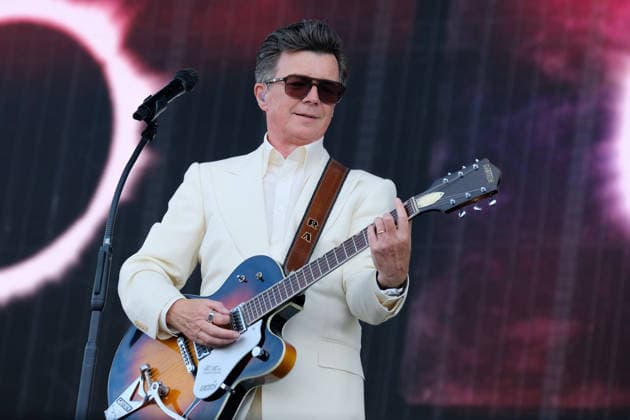 Rick Astley performs at the Isle of Wight festival in Newport, UK - 20 Jun 2026 English singer, songwriter, radio DJ and podcaster, Richard Paul Astley, known professionally as Rick Astley, performing live on stage at the Isle of Wight festival. His debut single Never Gonna Give You Up was a No. 1 hit in more than 25 countries, winning the 1988 Brit Award for Best British Single Newport United Kingdom Copyright: xDawnxFletcher-Parkx xSOPAxImagesx DSCF5240
