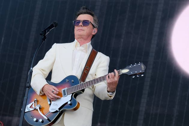 Rick Astley performs at the Isle of Wight festival in Newport, UK - 20 Jun 2026 English singer, songwriter, radio DJ and podcaster, Richard Paul Astley, known professionally as Rick Astley, performing live on stage at the Isle of Wight festival. His debut single Never Gonna Give You Up was a No. 1 hit in more than 25 countries, winning the 1988 Brit Award for Best British Single Newport United Kingdom Copyright: xDawnxFletcher-Parkx xSOPAxImagesx DSCF5259
