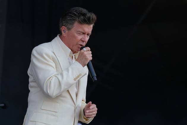 Rick Astley performs at the Isle of Wight festival in Newport, UK - 20 Jun 2026 English singer, songwriter, radio DJ and podcaster, Richard Paul Astley, known professionally as Rick Astley, performing live on stage at the Isle of Wight festival. His debut single Never Gonna Give You Up was a No. 1 hit in more than 25 countries, winning the 1988 Brit Award for Best British Single Newport United Kingdom Copyright: xDawnxFletcher-Parkx xSOPAxImagesx DSCF5293