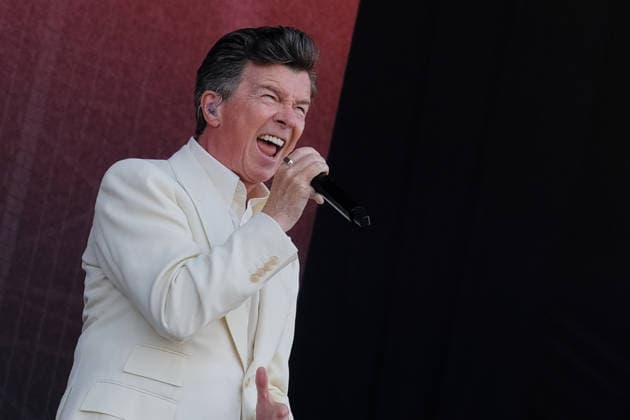 Rick Astley performs at the Isle of Wight festival in Newport, UK - 20 Jun 2026 English singer, songwriter, radio DJ and podcaster, Richard Paul Astley, known professionally as Rick Astley, performing live on stage at the Isle of Wight festival. His debut single Never Gonna Give You Up was a No. 1 hit in more than 25 countries, winning the 1988 Brit Award for Best British Single Newport United Kingdom Copyright: xDawnxFletcher-Parkx xSOPAxImagesx DSCF5304